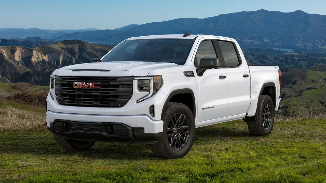 Vue latérale avant d'un GMC Sierra 1500 2026